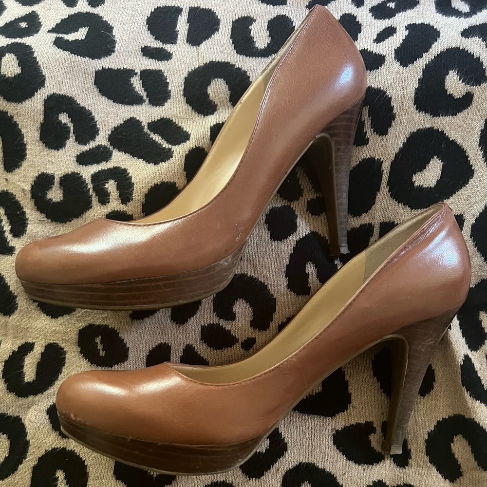 Marc Fisher. Platform medium brown leather heels. 3” heel.